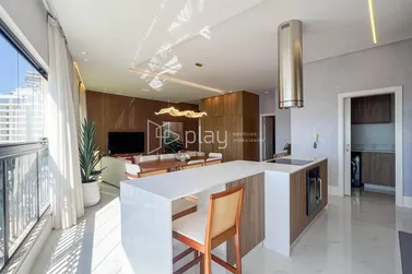 Apartamento &agrave; venda - 140m&sup2; - Meia Praia