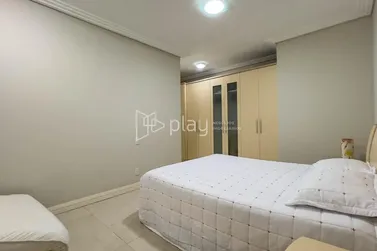 Apartamento &agrave; venda - 180m&sup2; - Centro