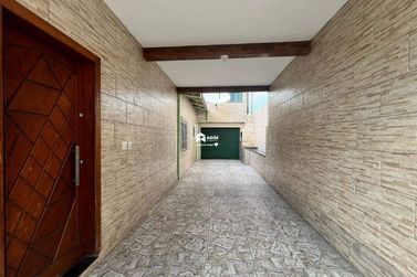 Casa para alugar - 252m&sup2; - Municipios