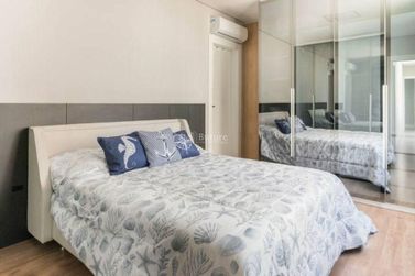 Apartamento &agrave; venda - 102m&sup2; - Meia Praia