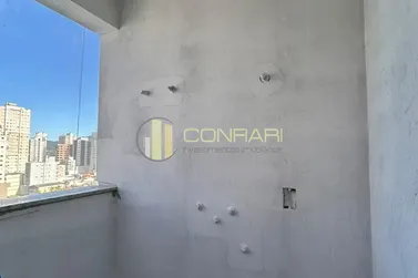 Apartamento &agrave; venda - 120m&sup2; - Meia praia