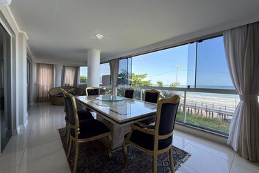 Apartamento &agrave; venda - 197m&sup2; - Meia Praia