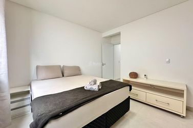 Apartamento &agrave; venda - 110m&sup2; - Meia Praia