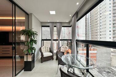 Apartamento &agrave; venda - 165m&sup2; - Meia Praia