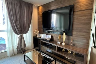 Apartamento &agrave; venda - 120m&sup2; - Meia Praia