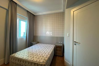 Apartamento para alugar - 131m&sup2; - Centro