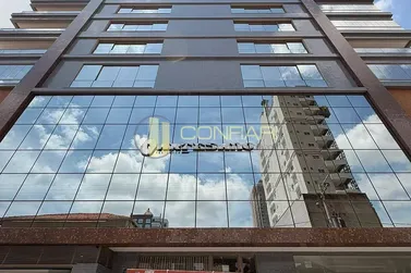 Apartamento &agrave; venda - 135m&sup2; - Meia Praia