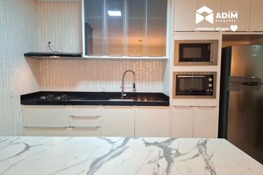 Apartamento para alugar - 134m&sup2; - Meia Praia