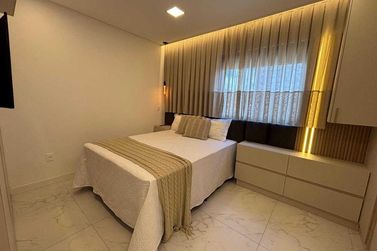 Apartamento &agrave; venda - 110m&sup2; - Meia Praia