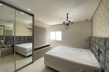 Apartamento &agrave; venda - 190m&sup2; - Meia Praia