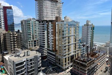Apartamento &agrave; venda - 229m&sup2; - Meia Praia