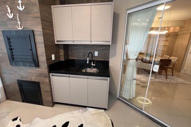 Apartamento &agrave; venda - 135m&sup2; - Meia Praia