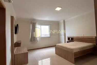 Apartamento &agrave; venda - 212m&sup2; - Meia praia