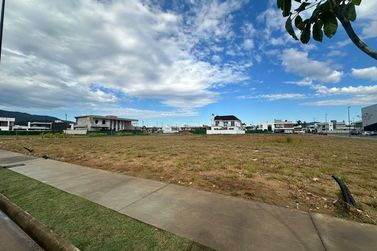 Terreno &agrave; venda - 399m&sup2; - Jardim Dourado
