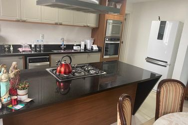 Apartamento &agrave; venda - 303m&sup2; - Meia Praia