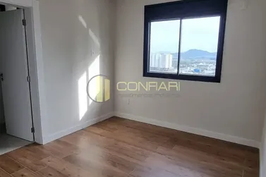 Apartamento &agrave; venda - 127m&sup2; - Meia Praia