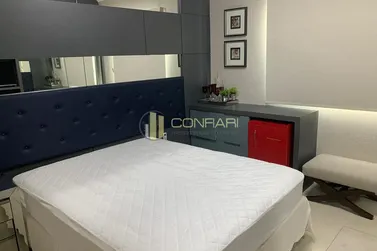 Apartamento &agrave; venda - 140m&sup2; - Meia Praia