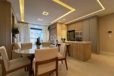 Apartamento &agrave; venda - 128m&sup2; - Meia Praia