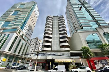 Apartamento &agrave; venda - 115m&sup2; - Meia Praia