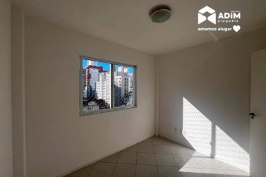 Apartamento para alugar - 83m&sup2; - Centro