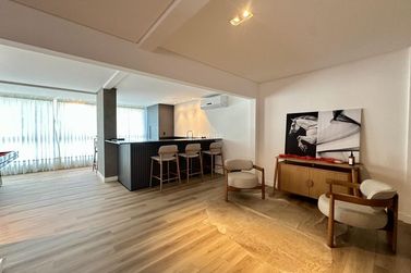 Apartamento &agrave; venda - 240m&sup2; - Meia Praia