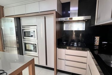 Apartamento &agrave; venda - 149m&sup2; - Meia Praia