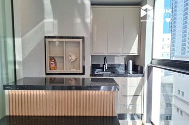 Apartamento para alugar - 123m&sup2; - Meia Praia