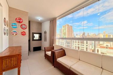 Apartamento &agrave; venda - 136m&sup2; - Meia Praia
