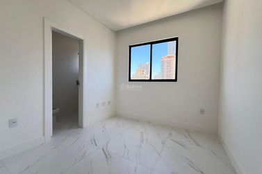 Apartamento &agrave; venda - 129m&sup2; - Meia Praia