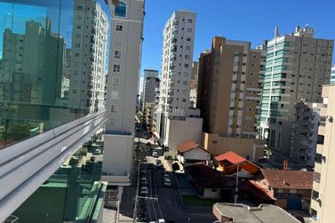 Apartamento &agrave; venda - 148m&sup2; - Meia Praia