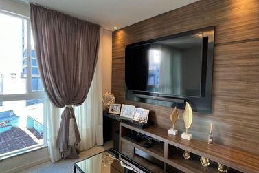 Apartamento &agrave; venda - 120m&sup2; - Meia Praia