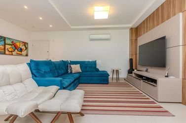 Apartamento &agrave; venda - 135m&sup2; - Meia Praia