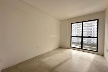 Apartamento &agrave; venda - 119m&sup2; - Meia Praia