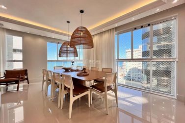 Apartamento &agrave; venda - 150m&sup2; - Meia Praia