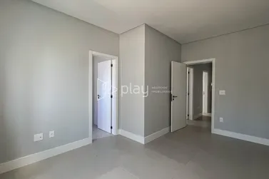 Apartamento &agrave; venda - 190m&sup2; - Meia Praia