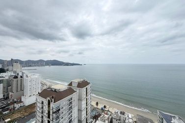Apartamento &agrave; venda - 190m&sup2; - Meia Praia
