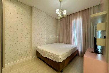 Apartamento &agrave; venda - 137m&sup2; - Meia Praia