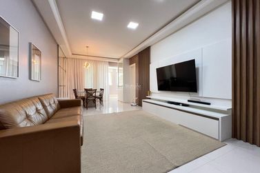 Apartamento &agrave; venda - 245m&sup2; - Centro