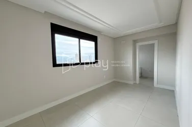 Apartamento &agrave; venda - 141m&sup2; - Meia Praia