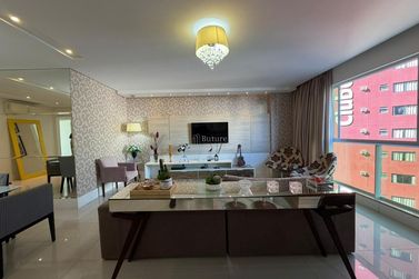 Apartamento &agrave; venda - 130m&sup2; - Centro