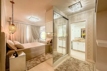 Apartamento &agrave; venda - 1589m&sup2; - meia praia