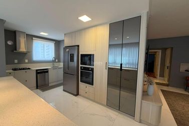 Apartamento &agrave; venda - Meia Praia