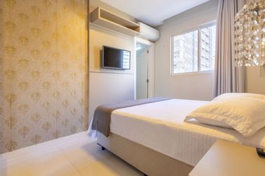 Apartamento &agrave; venda - 121m&sup2; - Meia Praia