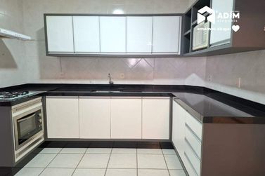 Apartamento para alugar - 134m&sup2; - Meia Praia