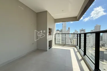 Apartamento &agrave; venda - 131m&sup2; - Meia Praia