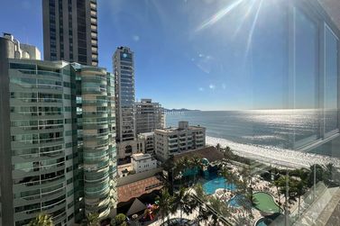 Apartamento &agrave; venda - 137m&sup2; - Meia Praia