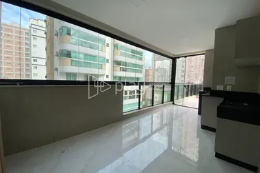 Apartamento &agrave; venda - 163m&sup2; - Meia Praia