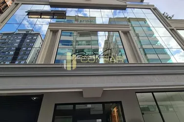 Apartamento &agrave; venda - 124m&sup2; - MEIA PRAIA