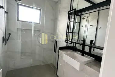 Apartamento para alugar - 118m&sup2; - meia praia