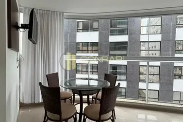 Apartamento &agrave; venda - 130m&sup2; - Meia Praia
